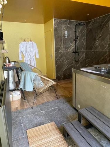Maison Cote Halle "La chambre du Parc" Hotel in Saint-Flour
