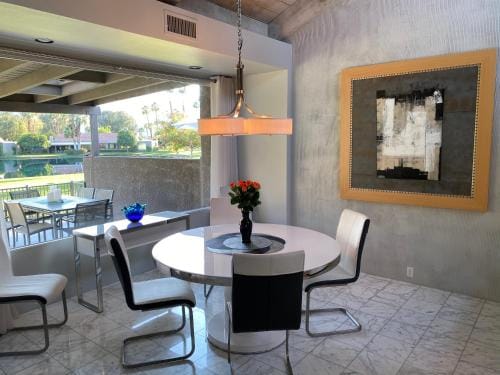 Cloud Nine Inn in Cathedral City