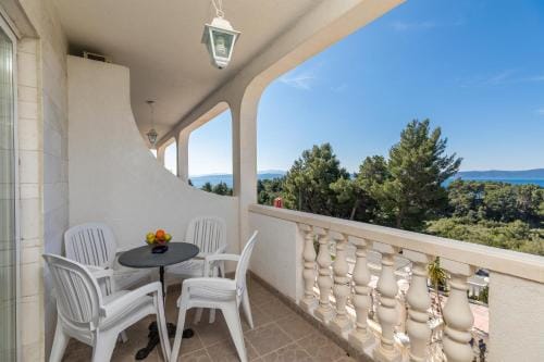 Apartments and rooms with parking space Podgora, Makarska - 23916 Hotel in Split-Dalmatia County