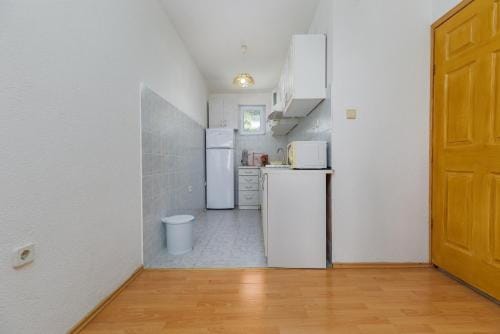 Apartments and rooms with parking space Podgora, Makarska - 23916 Hotel in Split-Dalmatia County