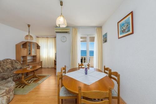 Apartments and rooms with parking space Podgora, Makarska - 23916 Hotel in Split-Dalmatia County