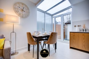 Modern Ground Floor, 2 Bed, 2 Bath apartment, With Garden, South Croydon Hotel in Croydon
