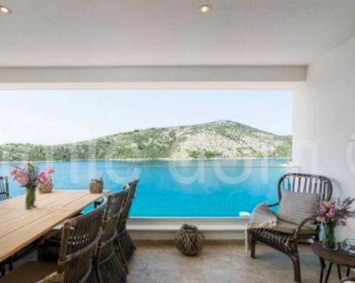 Stunning Seafront Apartment in Vinie, Croatia Hotel in Split-Dalmatia County