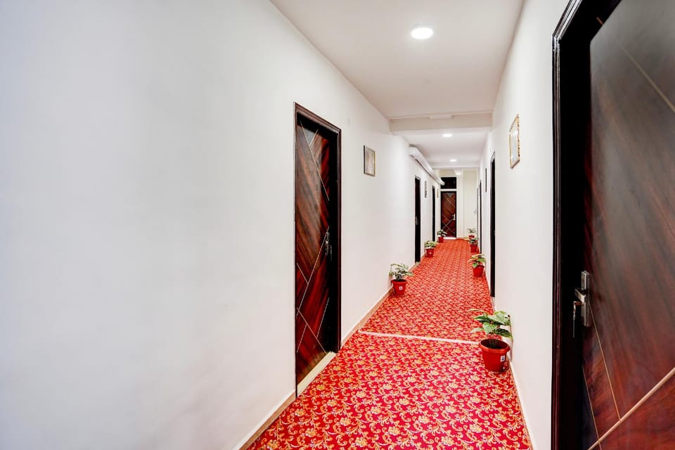 Hotel O Hotel Silver Sky Hotel in Noida