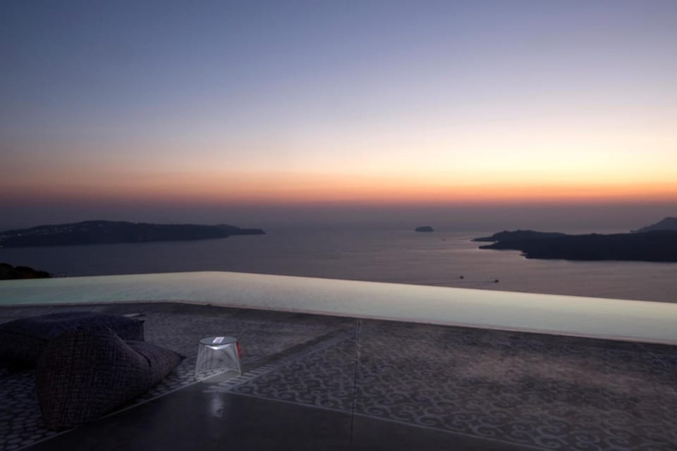 Erosantorini Luxury Private Estate & Suites Resort in Mesaria