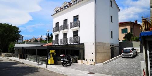 Azur Hotel in Novi Vinodolski