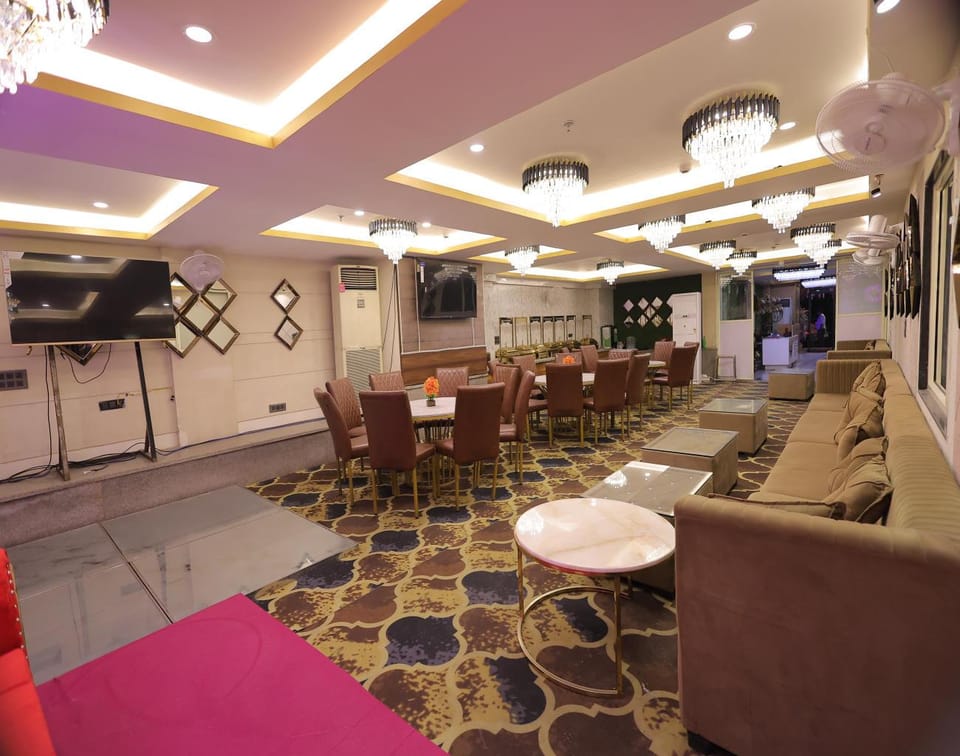 Hotel Royal Galaxy Blest Park Hotel in Delhi