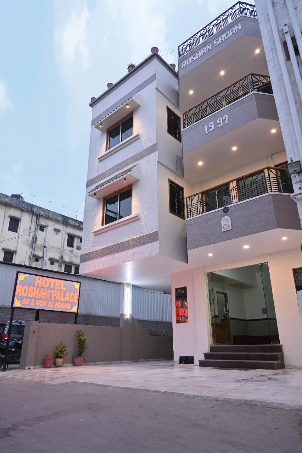 Hotel Roshan Palace Hotel in Gujarat