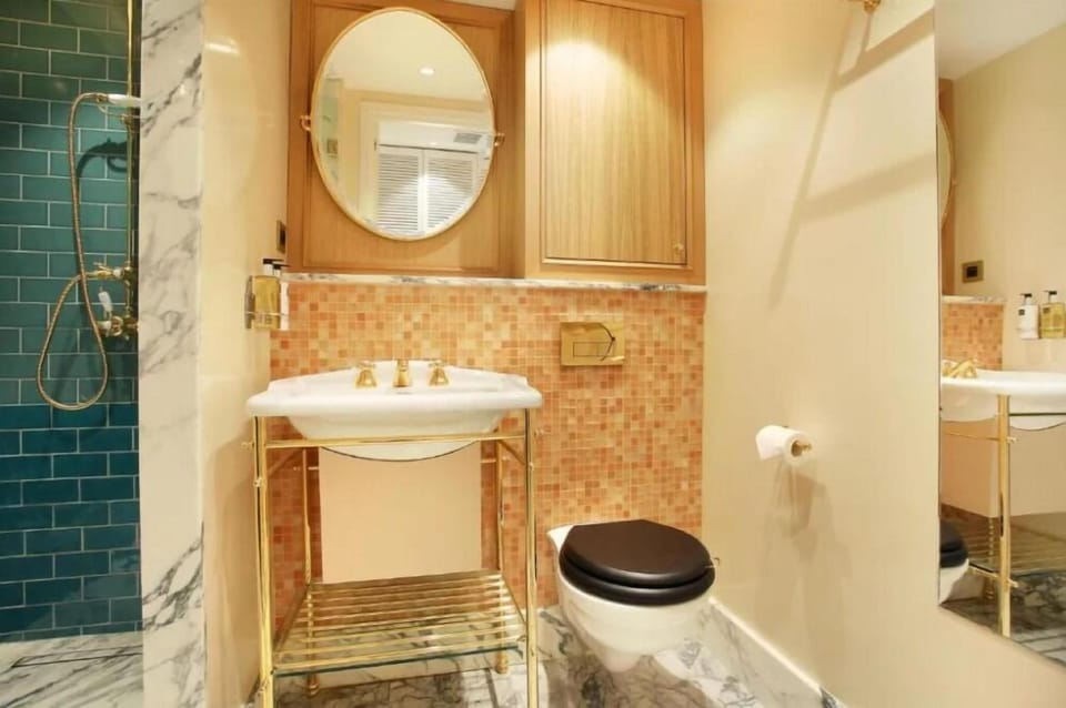 Makom Ferdinand Duval Hotel in Paris