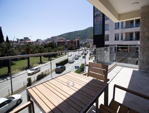 Alpesa Apartments Hotel in Budva
