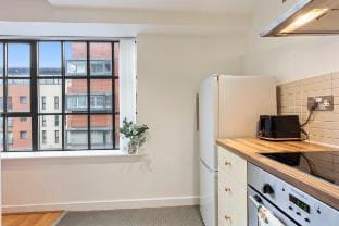 City Centre 2BR apartment  & Free Netflix Hotel in Birmingham