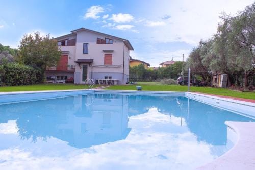 The Swan B&B Hotel in Manerba del Garda