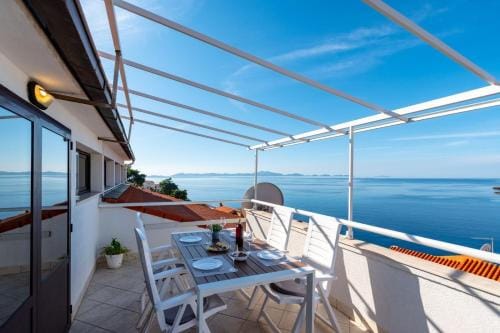 Apartments and rooms by the sea Zavalatica, Korcula - 547 Hotel in Dubrovnik-Neretva County