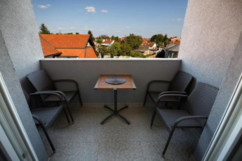 Hostel Mali Pariz Hostel in Slavonski Brod