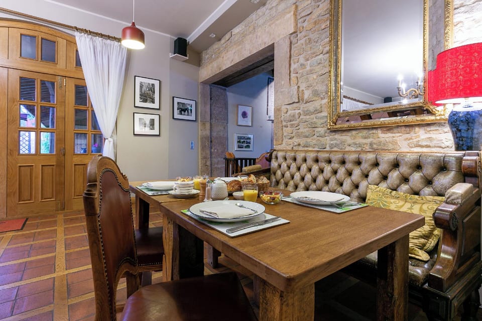 Hotel Les Deux Chevres Gevrey-Chambertin Hotel in Bourgogne-Franche-Comté