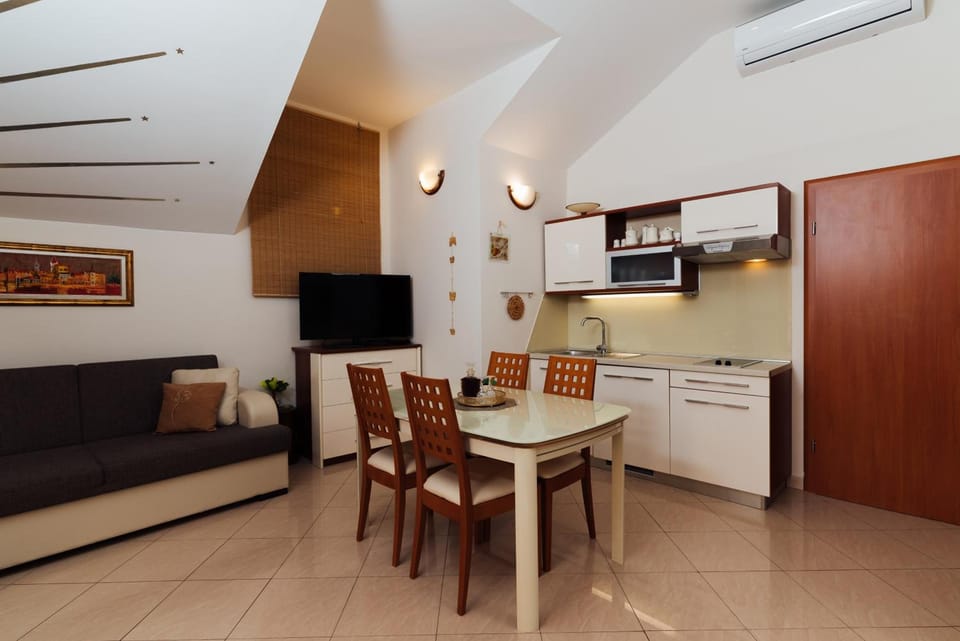 Old town Villa TROGIR STARS with free parking Hotel in Trogir