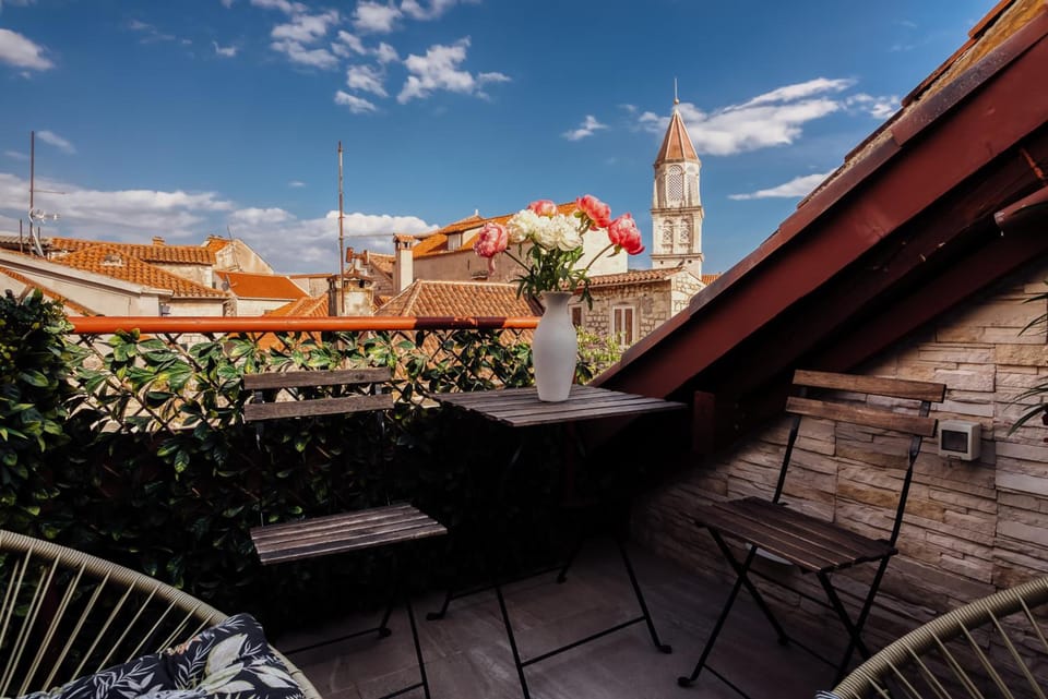 Old town Villa TROGIR STARS with free parking Hotel in Trogir
