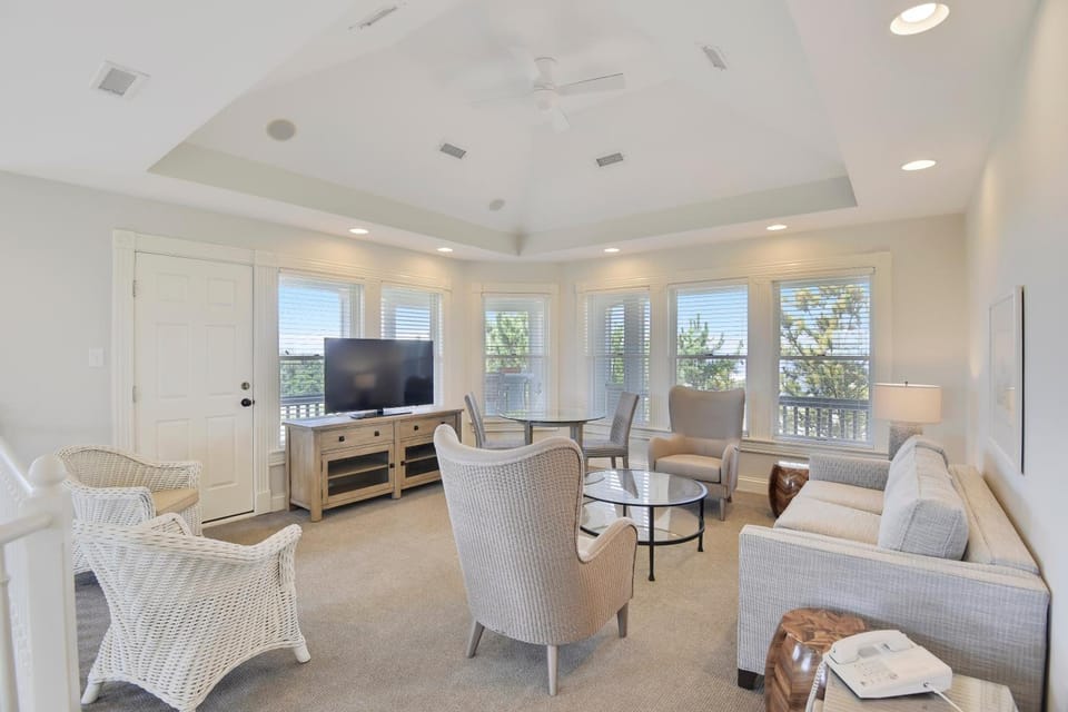 Shared lounge/TV area