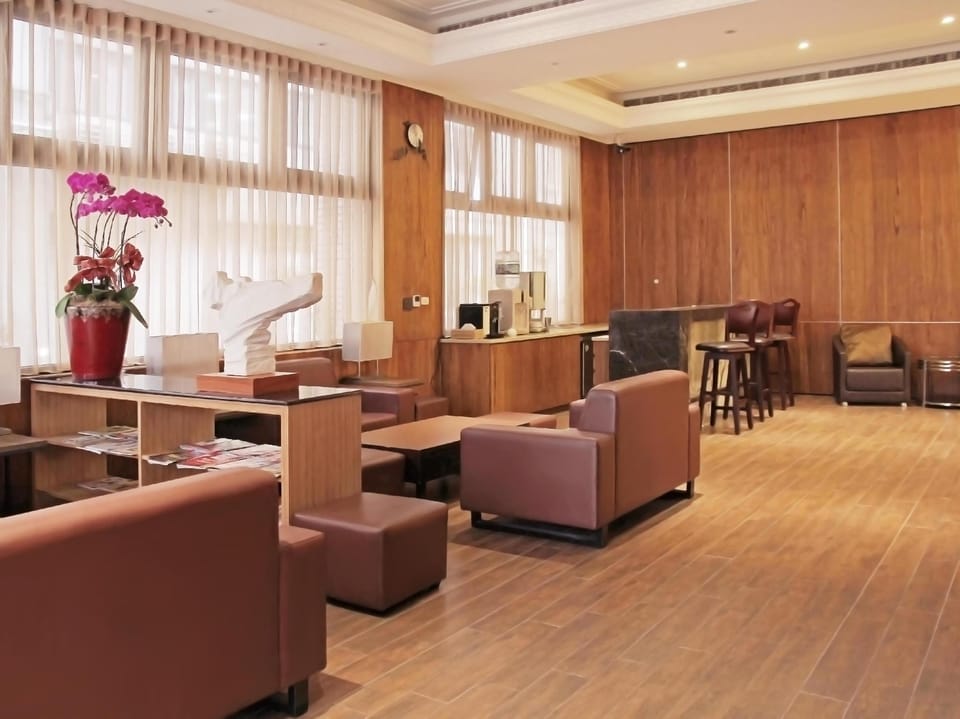 Capital Hotel Nanjing Hotel in Taipei City