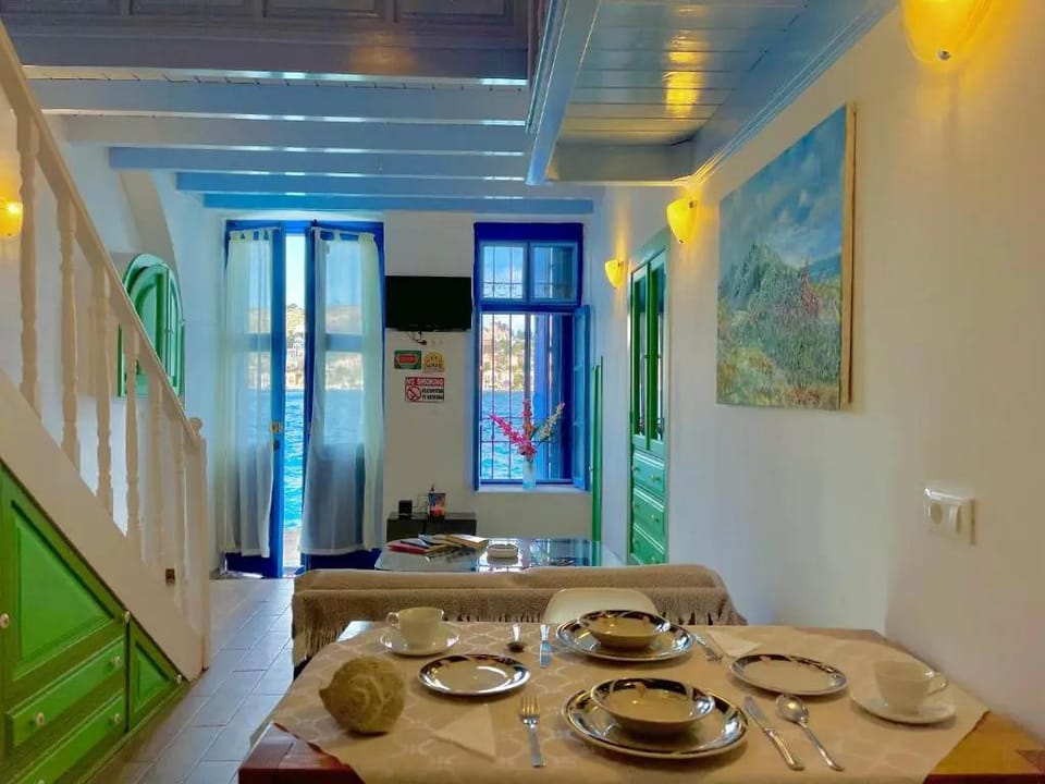 Pitini 2 - Seafront - Harbour view Hotel in Decentralized Administration of the Aegean