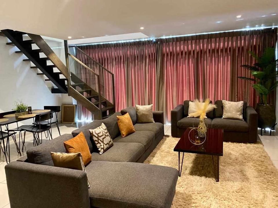 Embassy white property Hotel in Accra
