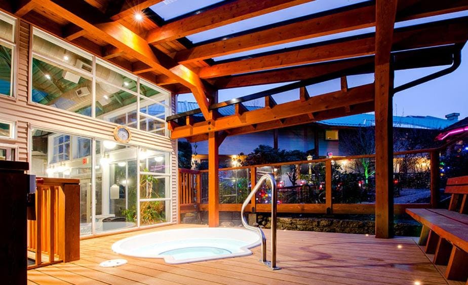 Gibsons Garden Hotel Hotel in Vancouver Island