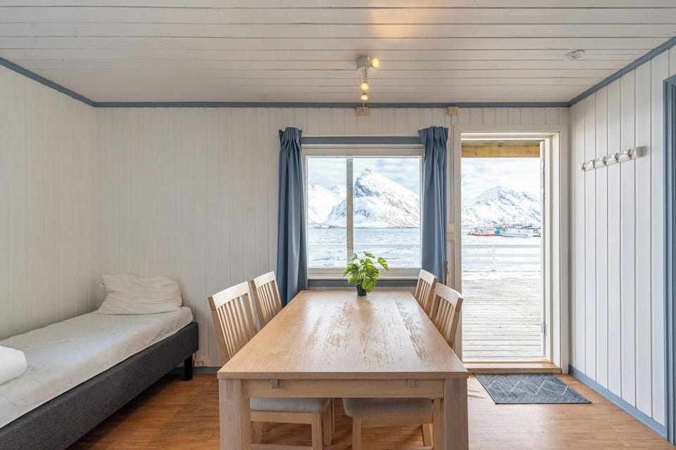 Lydersen Rorbuer Budget Hostel & Private Apartments Inn in Lofoten