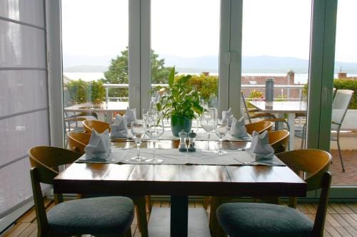 Apartments Villa Azzurra Bol Hotel in Bol