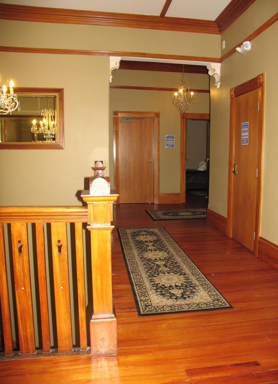 Left Bank Hotel in Northland