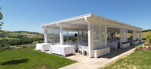villa Resort Tre Castelli Hotel in Marche