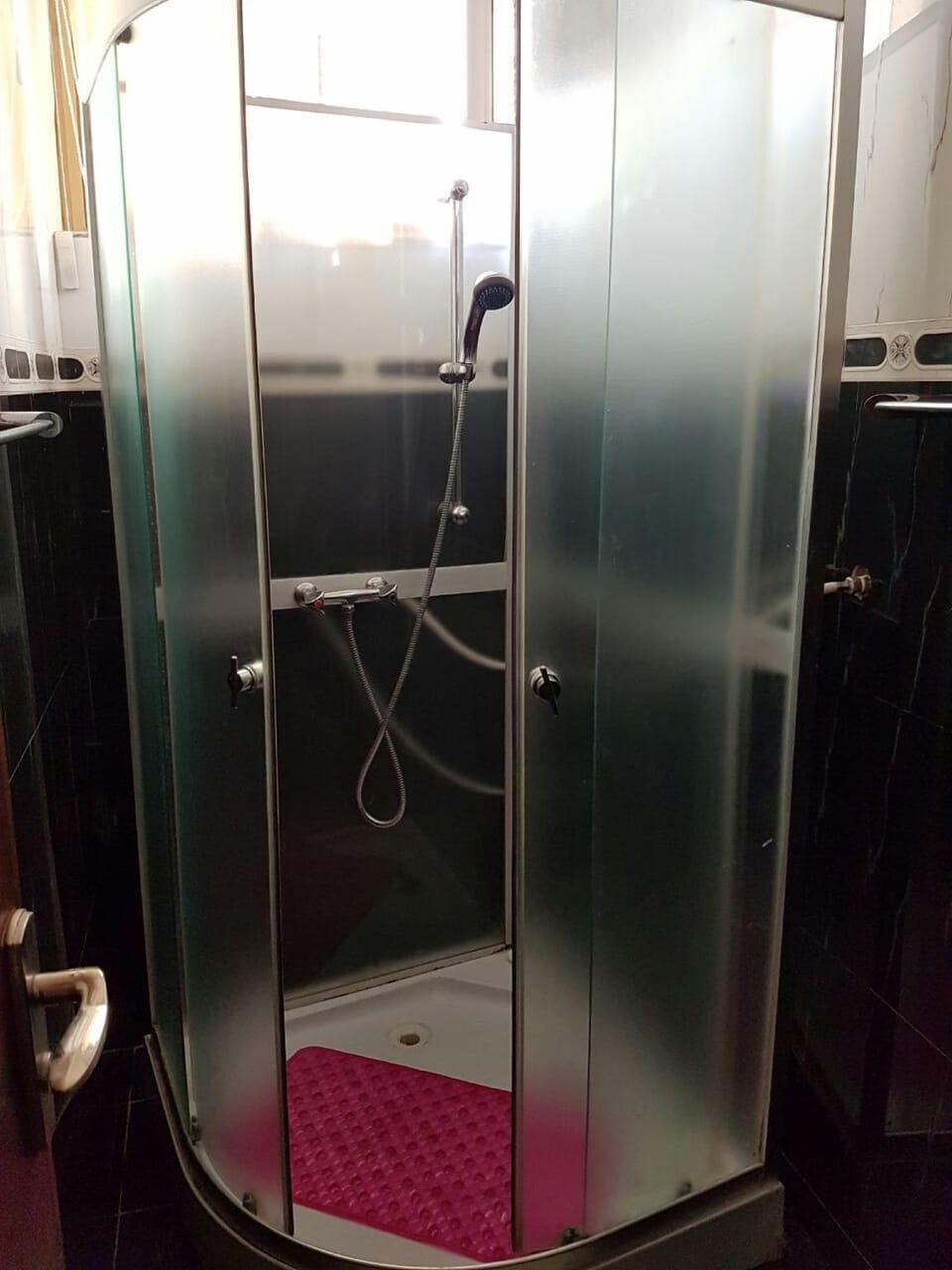 2Bedrooms Private. Apart. Junction Mall Hotel in Accra