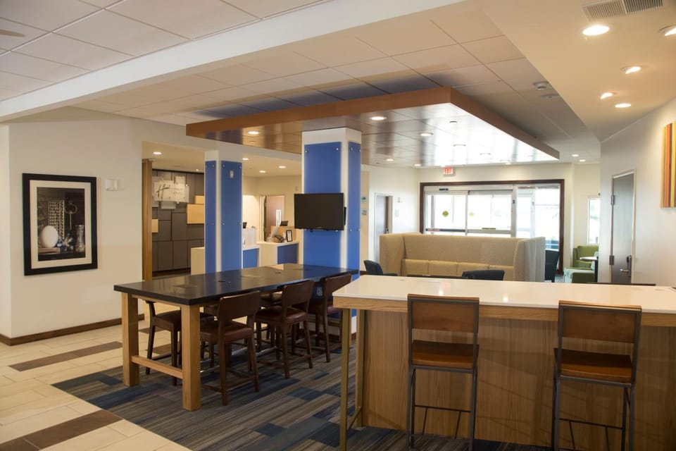 Holiday Inn Express & Suites Monroe By IHG Hotel in Jerusalem Township
