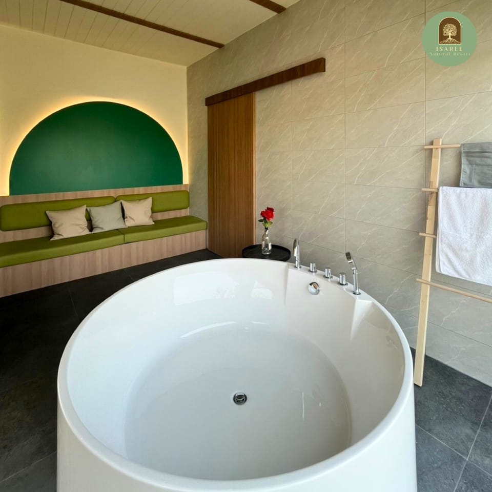 Bathtub