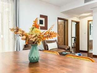 Shanghai Tyms 2Bedroom WeiningRD Near CESIS Line2 Hotel in Shanghai