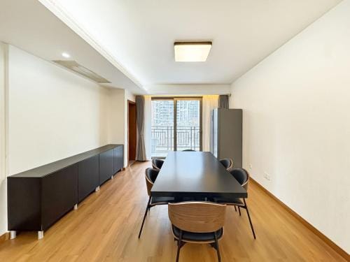 Shanghai Tyms 3Bedrooom 2BA  Gubei CBD Near Line10 Hotel in Shanghai