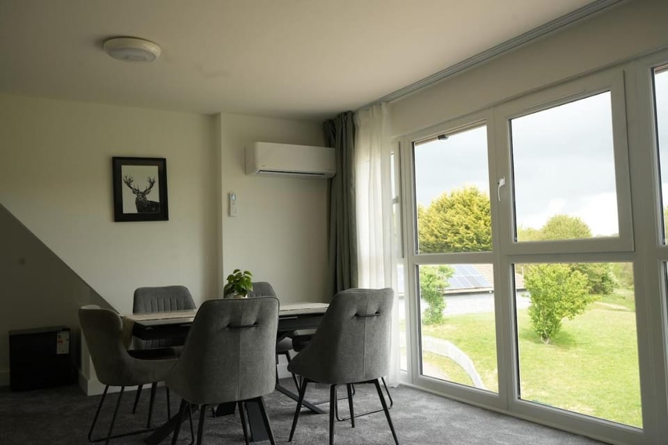 The Vale Golf & Country Club Hotel in Wychavon District