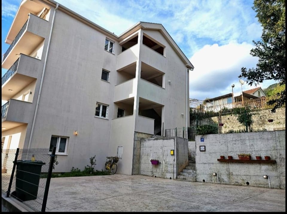 Apartment Sea&Sky Hotel in Kotor Municipality