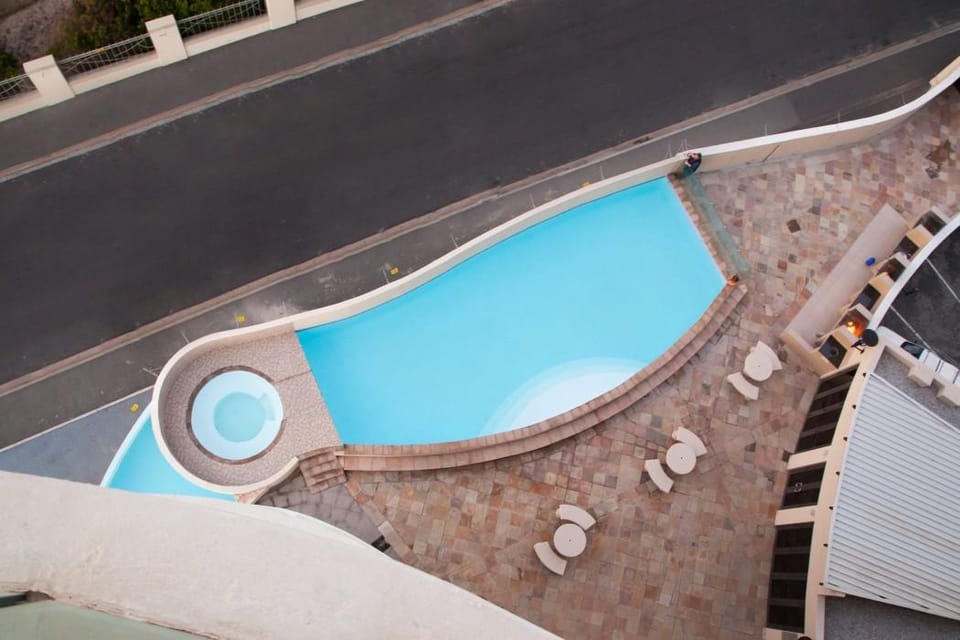 Loddeys Ocean View Apartments Hotel in Cape Town