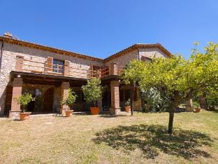 Scappo in Umbria, Casale di campagna Hotel in Umbria