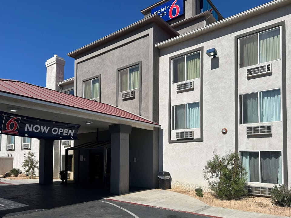 Studio 6 Suites Hesperia, CA – West Main Street – I-15 Hotel in Hesperia