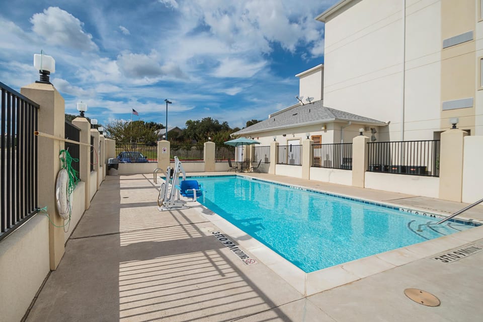 Motel 6 Marble Falls, TX Hotel in Marble Falls