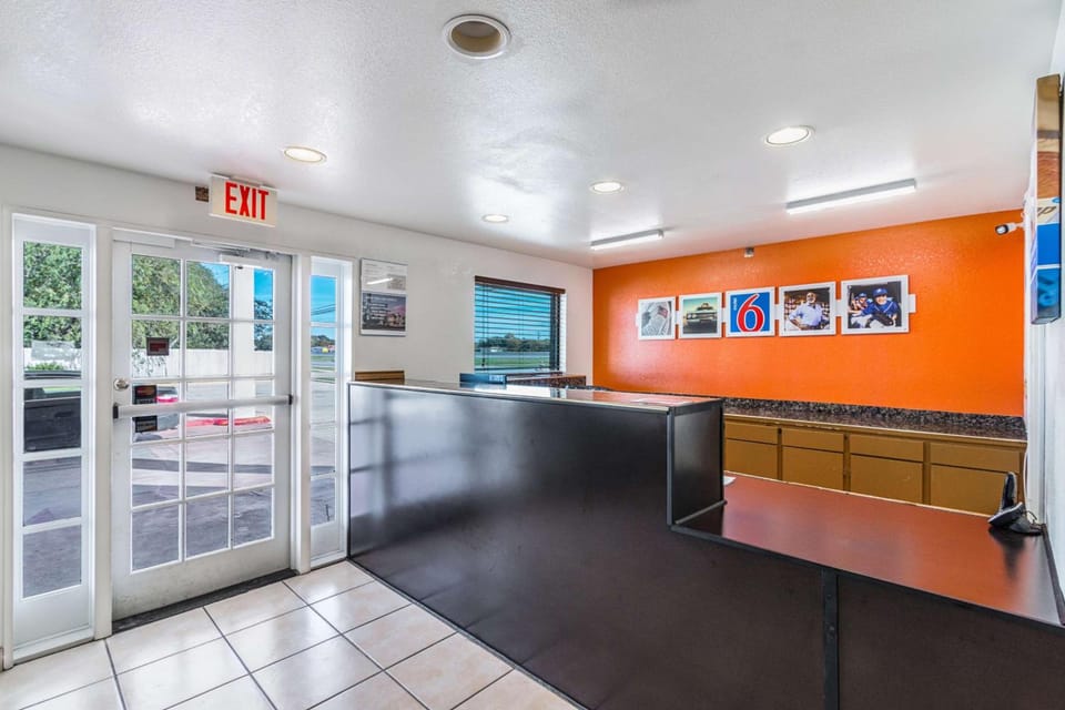 Motel 6 San Marcos, TX - North Hotel in San Marcos