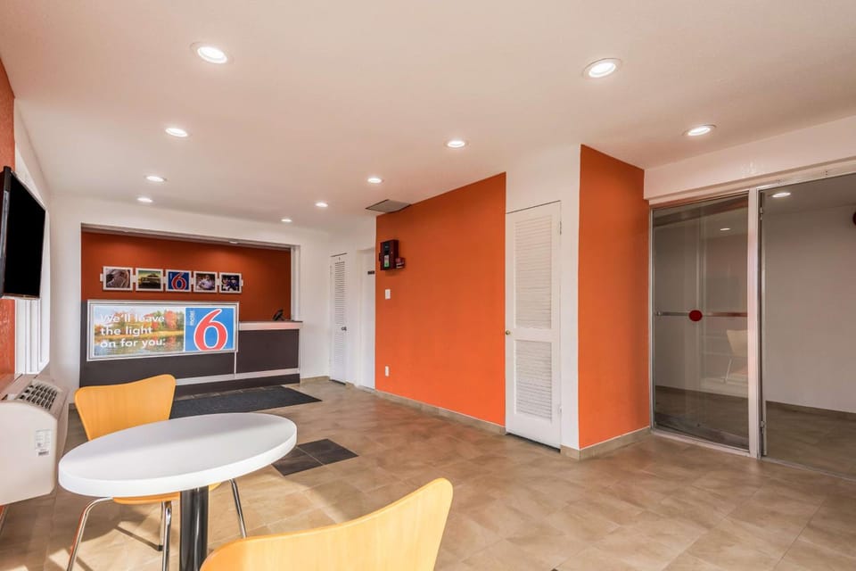 Motel 6 Schenectady, NY Hotel in Capital District, NY, USA