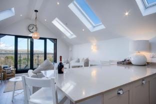 Ty Florence - 3 Bedroom Cottage - Bayview Oxwich Hotel in Wales