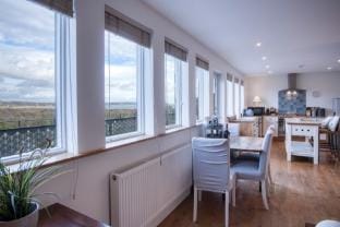 Ty Seren - 2 Bedroom Apt - Bayview Oxwich Hotel in Wales