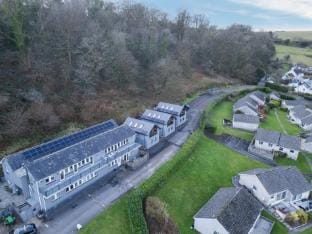 Ty Seren - 2 Bedroom Apt - Bayview Oxwich Hotel in Wales