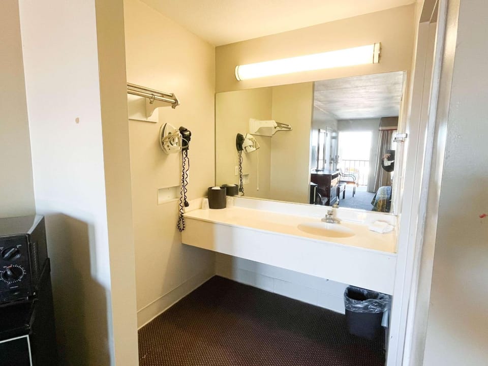 Motel 6 Bracey, VA – I-85 Hotel in Bracey