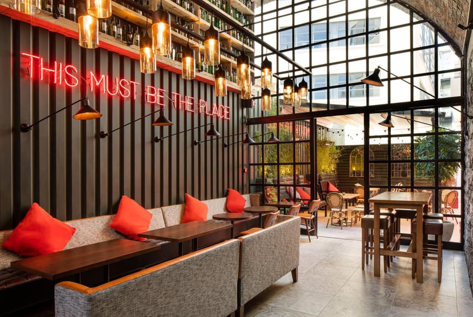 Bar/lounge