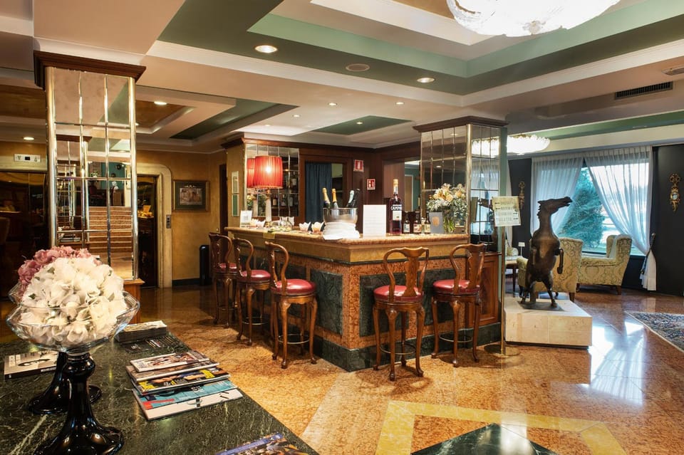 Bar/lounge