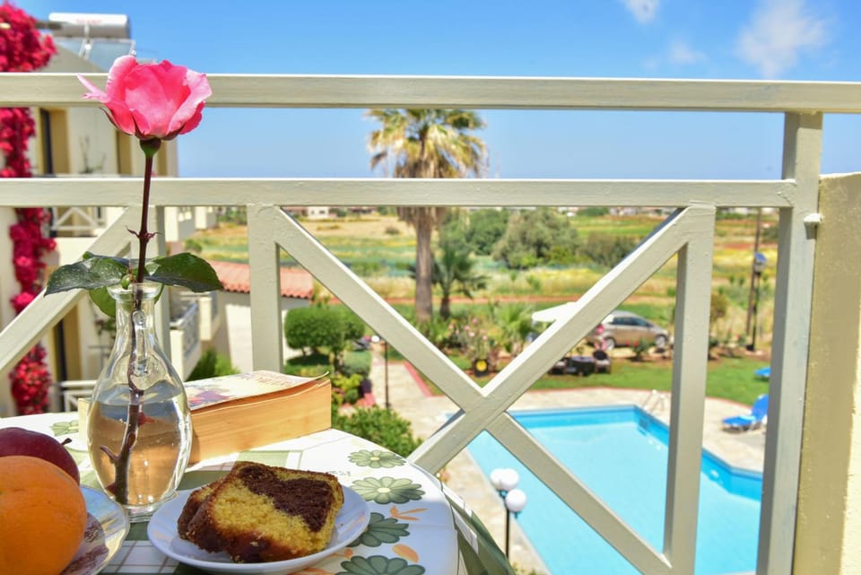 Milos Apartments Hotel in Malia, Crete